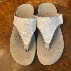 Cloudstepper Clark's White Sparkly Sandals Size 9